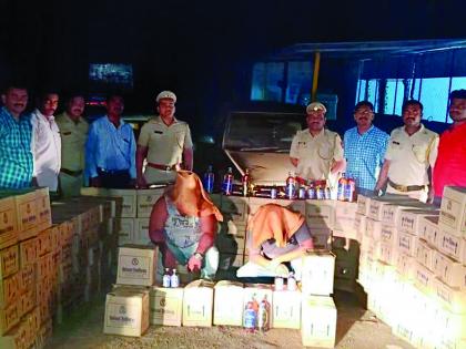 26 lakhs of ammunition seized after tremendous follow-up in Amboli Ghat | आंबोली घाटात थरारक पाठलाग करीत दारूसह २६ लाखांवर मुद्देमाल जप्त