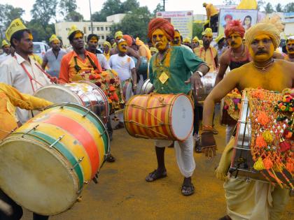 Kolhapur: The procession by the Dhangar community on the occasion of the birth anniversary of Ahilyadevi Holkar | कोल्हापूर : अहिल्यादेवी होळकर यांच्या जयंतीनिमित्त धनगर समाजातर्फे मिरवणूक