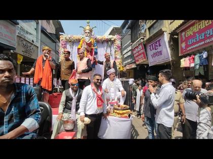 Glimpse of Sindhi culture in Chetichand Maha Yatra in Ulhasnagar, thousands of people participate in Yatra | उल्हासनगरात चेटीचंड महायात्रेत सिंधी संस्कृतीची झलक, हजारोजन यात्रेत सहभागी