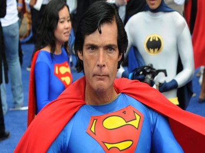 Christopher Dennis Aka The Hollywood Superman Dies At 52 | दरीत मृतावस्थेत सापडला हॉलिवूडचा सुपरमॅन, काही दिवसांपासून होता बेघर