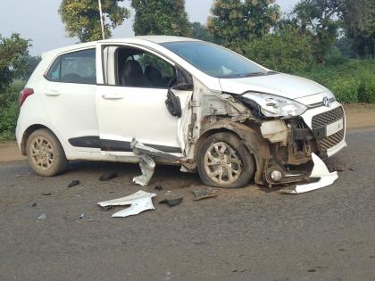 Three people were rescued in a road accident due to poor condition of the highway | महामार्गाच्या दुरवस्थेने वाहन अपघातात तीन जण बचावले