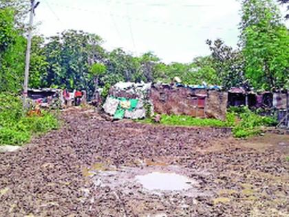 Gulabwadi became 'Chikhalwadi' | गुलाबवाडी झाली ‘चिखलवाडी’