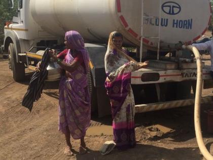 There is no substitute without tanker in Shudane village of Shindkheda taluka | शिंदखेडा तालुक्यातील चुडाणे गावात टॅँकरशिवाय पर्यायच नाही