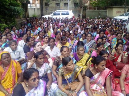  Front of Aanganwadi employees' Dindori | अंगणवाडी कर्मचाऱ्यांचा दिंडोरीत मोर्चा