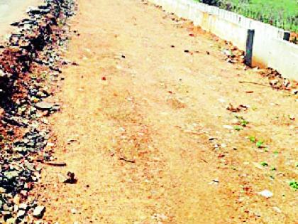 Road leading to Arjuni-Shenda road is a headache for the passengers | सडक अर्जुनी-शेंडा रस्ता ठरतोय प्रवाशांची डोकेदुखी Road leading to Arjuni-Shenda road is a headache for the passengers | सडक अर्जुनी-शेंडा रस्ता ठरतोय प्रवाशांची डोकेदुखी