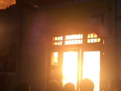 Igatpuri oil mixed with fire, loss of millions of rupees | इगतपुरीत ऑईल मिलला आग, लाखो रूपयांचे नुकसान Igatpuri oil mixed with fire, loss of millions of rupees | इगतपुरीत ऑईल मिलला आग, लाखो रूपयांचे नुकसान