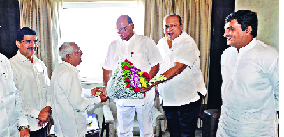 Pawar's eyes on 'Kolhapur' | ‘कोल्हापूर’वर पवारांची नजर Pawar's eyes on 'Kolhapur' | ‘कोल्हापूर’वर पवारांची नजर