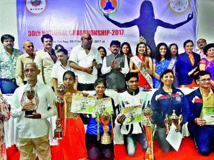 National Yoga Tournament: 88-year-old Kulkarni won the championship | राष्टÑीय योग स्पर्धा : ८८ वर्षीय कुलकर्णी यांनी मिळवले विजेतेपद