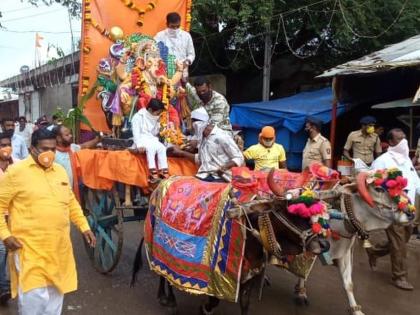 Farewell to Bappa, breaking the tradition | प्रथा, परंपरांना फाटा देत बाप्पांना निरोप Farewell to Bappa, breaking the tradition | प्रथा, परंपरांना फाटा देत बाप्पांना निरोप