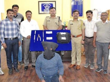 Atlas criminals caught with chicken thieves | कोंबडी चोरांसह अट्टल गुन्हेगार पकडले Atlas criminals caught with chicken thieves | कोंबडी चोरांसह अट्टल गुन्हेगार पकडले