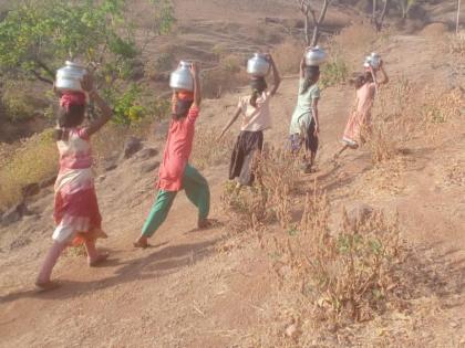 पाण्यासाठी करावी लागतेय पायपीट