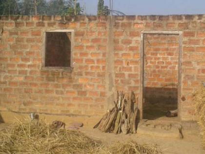 1200 households have been kept under house arrest for three years | 1200 घरकुले तीन वर्षापासून रखडले 1200 households have been kept under house arrest for three years | 1200 घरकुले तीन वर्षापासून रखडले