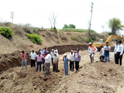 Satara: The fingers of the trumpet are going to work | सातारा :  टायपिंगवर धडधडणारे बोटं करू लागली श्रमदान