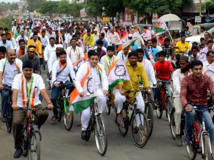 Parbhani city protested Monday! | परभणी शहरात सोमवार ठरला आंदोलनवार !