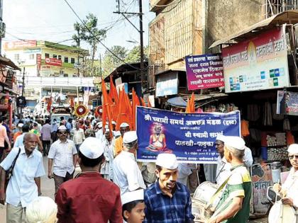 Swami Samarth Padukas welcome, devotional atmosphere in Kudal area | स्वामी समर्थांच्या पादुकांचे स्वागत, कुडाळ परिसरात भक्तिमय वातावरण