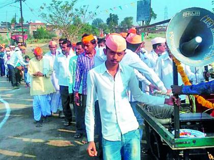 Ranghina Dhulvad in Surgaon | सुरगावात रंगाविना धुळवड