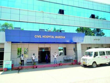 The services of the district hospital are on the threshold of 'Vatilator' | जिल्हा रुग्णालयातील सेवाच ‘व्हॅटिलेटर’च्या उंबरठ्यावर The services of the district hospital are on the threshold of 'Vatilator' | जिल्हा रुग्णालयातील सेवाच ‘व्हॅटिलेटर’च्या उंबरठ्यावर