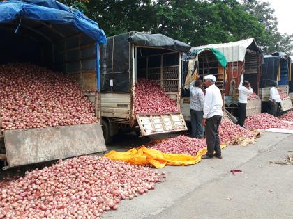 Yeola Bazar Samiti Committed Taram Loan | येवला बाजार समिती देणार शेतमाल तारण कर्ज