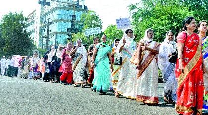 The teacher's front row for the demands | मागण्यांसाठी शिक्षकांचा मोर्चा धडकला