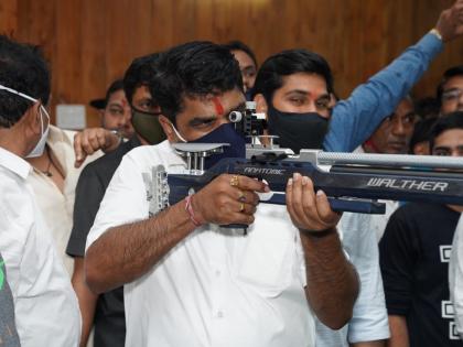 Inauguration of state-of-the-art air rifle range at Dudhali | दुधाळीतील अत्याधुनिक एअर रायफल रेंजचे उद्‌घाटन