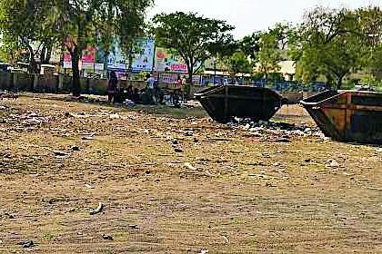 The trash was removed from the science center | सायन्सकोरवरील कचरा हटविला