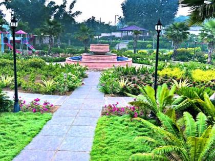 Children's Garden in Gautam Ward | गौतम वॉर्डातील बालोद्यान फुलले