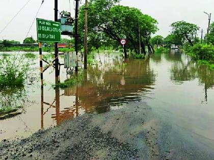 Under the Tumsar-Gondia National Highway | तुमसर-गोंदिया राष्ट्रीय महामार्ग पाण्याखाली