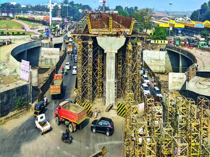 A municipality has been give to time still 31 august for flyover contractor at Bhakti-Shakti Chowk | भक्ती-शक्ती चौकातील उड्डाणपुलाच्या ठेकेदारावर महापालिका झाली मेहरबान