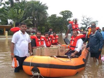  Rescue operation started from Central Reserve personnel in Chandori | चांदोरीत केंद्रीय राखीव दलाच्या जवानांकडून बचाव कार्य सुरू