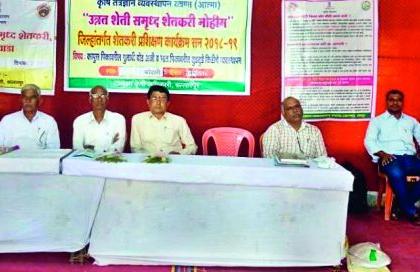 Avoid the use of thieves Bt seeds | चोर बीटी बियाण्यांचा वापर टाळा Avoid the use of thieves Bt seeds | चोर बीटी बियाण्यांचा वापर टाळा