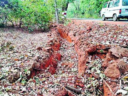 Excavator on the side of the road | रस्त्याच्या बाजूचा खोदला मुरूम Excavator on the side of the road | रस्त्याच्या बाजूचा खोदला मुरूम