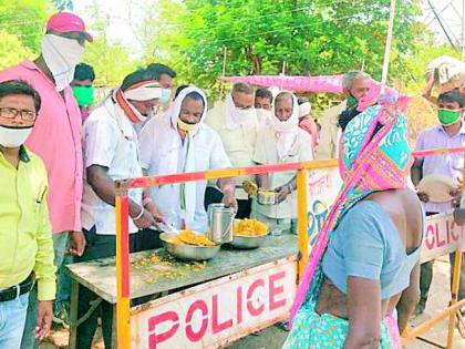 Many hands for the workers' | मजुरांसाठी सरसावले अनेक हात'