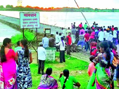 Floods worsened, traffic started on several lanes | पूर ओसरला, अनेक मार्गावरील वाहतूक सुरू