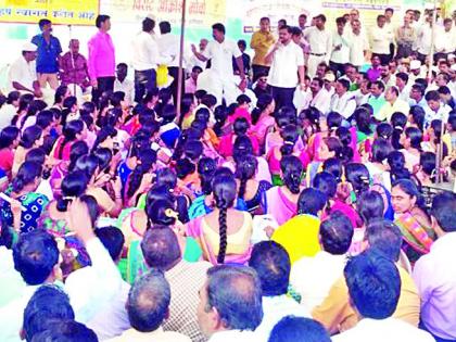 A rally on teachers' office in District Collectorate | शिक्षकांचा जिल्हाधिकारी कार्यालयावर मोर्चा