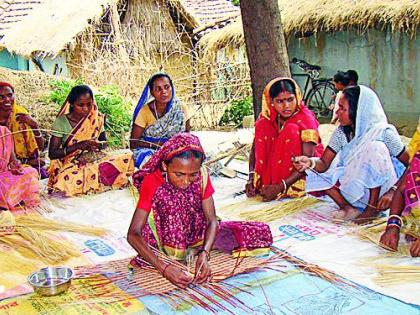 Due to the incense sticks in the family of the line, scent of taste | अगरबत्तीमुळे रेखाच्या कुटुंबात दरवडला सुगंध