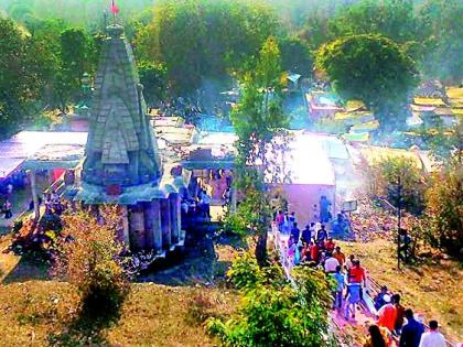 The crowd of devotees on Pratapgad | प्रतापगडावर भक्तांची अलोट गर्दी