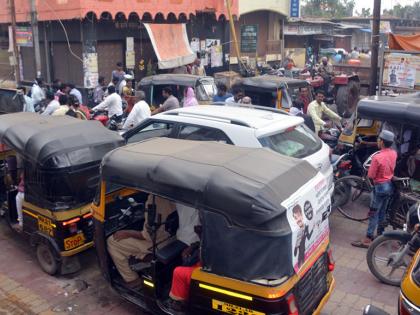 Traffic collapsed during the festivities | सणासुदीच्या काळात वाहतूक कोलमडली