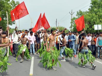 Eklavya Sanghatana's rally for Tribal's Demands | आदिवासींच्या मागण्यांसाठी एकलव्य संघटनेचा मोर्चा