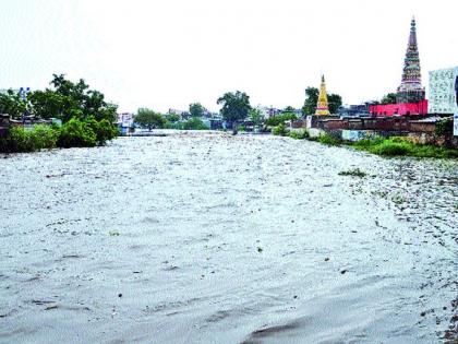 Rain showers in the area including Malegaon | मालेगावसह परिसरात संततधार पाऊस