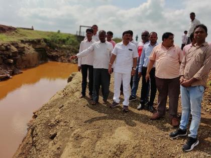 The leakage of the Khairwa dam stopped | खैरवे धरणाची गळती थांबवली The leakage of the Khairwa dam stopped | खैरवे धरणाची गळती थांबवली