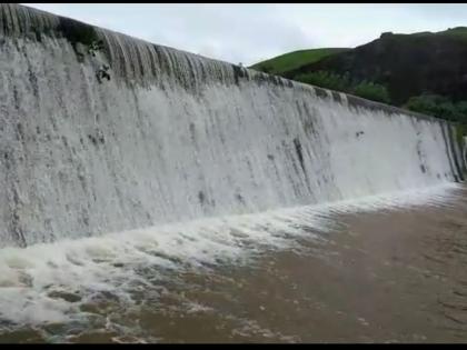 Finally the Ambebara Dam overflows | अखेर आंबेबारा धरण ओव्हरफ्लो