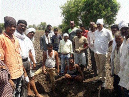 The water from the main water pipeline was stolen | मुख्य जलवाहिनीवरुन होणारी पाणी चोरी पकडली