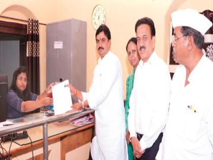 Ram Shinde filed his nomination for show of strength | पालकमंत्री राम शिंदे यांचा शक्तीप्रदर्शनात उमेदवारी अर्ज दाखल 