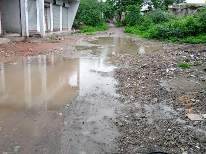 The daylight of the roads under the village of Patoda | पाटोदा गावांतर्गत रस्त्यांची दैनावस्था