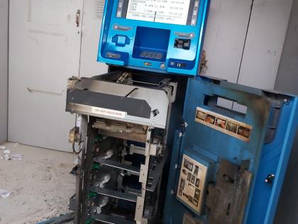  ATM breaks 3,000 lumps | एटीएम फोडून २५ हजार लंपास