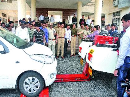 Discipline to be transported: Uncertainty for vehicles parked in no parking, new Hydraulic vehicles for tuning | वाहतुकीला लागणार शिस्त : नो पार्किंगमधील बेशिस्त उभ्या केलेल्या वाहनांना लागणार चाप नाशकात टोइंगसाठी नवीन हायड्रोलिक वाहने