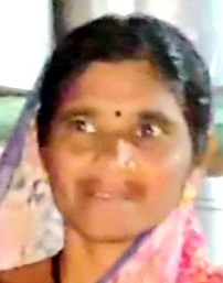 The granddaughter, who had come to visit her grandmother on a motorcycle, was crushed under the truck and killed on the spot | मोटारसायकलवर आजीच्या भेटीसाठी आलेली नात ट्रकखाली चिरडून जागीच ठार 