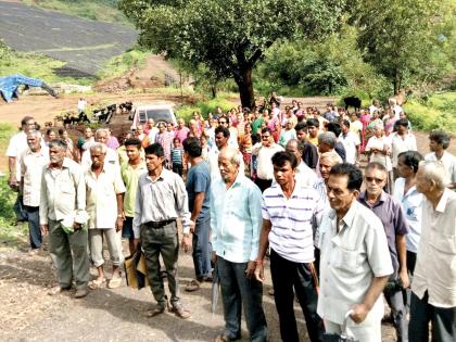 Sindhudurg: Aruna project affected people in the project started the movement | सिंधुदुर्ग : प्रकल्पस्थळी अरुणा प्रकल्पग्रस्तांचे आंदोलन सुरु