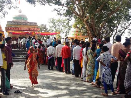  The crowd of devotees for darshan on Doda-Darna Sangam | गोदा-दारणा संगमावर दर्शनासाठी भाविकांची गर्दी