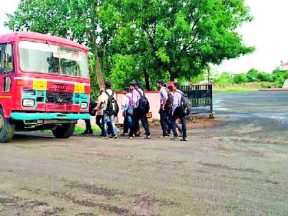 Lalparila bus station 'Allergy' | लालपरीला बसस्थानकाची ‘अ‍ॅलर्जी’